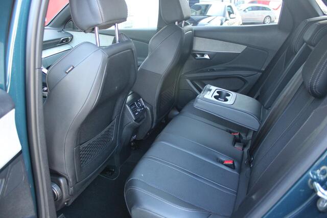 Peugeot 3008 1.2 Hybrid 136PK GT | 360° CAMERA | NAVIGATIE | ADAPTIVE CRUISE CONTROL | APPLE CARPLAY/ANDROID AUTO | CLIMATE CONTROL | 18" LICHTMETALEN VELGEN | DODEHOEK DETECTIE | KEYLESS ENTRY/START | FULL LED KOPLAMPEN | PARKEERSENSOREN VOOR EN ACHTER | DAB+ RADIO |