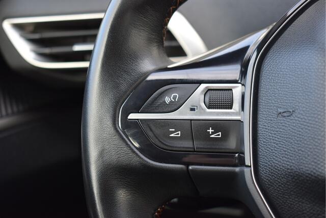 Peugeot 3008 1.2 PureTech Executive | Navi | NL-auto | Trekhaak