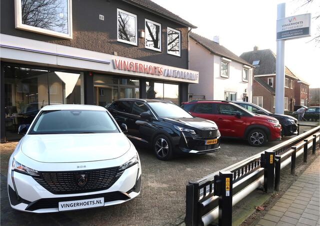 Peugeot 3008 130 Pk Benzine Superluxe * GT * Automaat * Leder / Alcantara interieur * Open Schuifdak * Adaptive Cruise Control * Ledverlichting * Achteruitrij Camera * Dodehoek Bewaking * DAB Radio * Keyless Entree & Start/Stop Button * Vingerhoets; Vierde Generatie E
