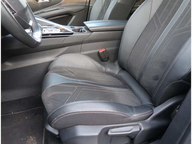 Peugeot 3008 130 Pk Benzine Superluxe * GT * Automaat * Leder / Alcantara interieur * Open Schuifdak * Adaptive Cruise Control * Ledverlichting * Achteruitrij Camera * Dodehoek Bewaking * DAB Radio * Keyless Entree & Start/Stop Button * Vingerhoets; Vierde Generatie E
