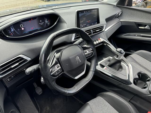 Peugeot 3008 1.2 PureT AGC Prem. PANO NAVI CARPLAY
