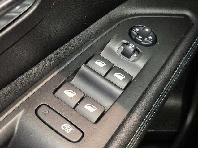 Peugeot 3008 1.6 HYbrid 225 Blue Lease Allure | Navigatie | Achteruitrijcamera | Stoelverwarming | Apple Carplay/Android Auto |