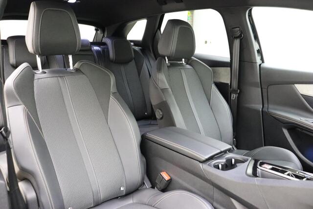 Peugeot 3008 1.2T 130pk Automaat GT Black Pack | Climate & Adaptive Cruise Control | Stoelverwarming | Camera | 3D Cockpit | Navigatie | Elektrische Achterklep