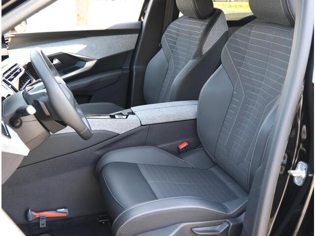 Peugeot 3008 e-3008 Allure Avantage 73 kWh 210PK | Navigatie | Rondomzicht Camera | Matrix LED Koplampen | Keyless Entry | Dodehoek Detectie | Adaptieve Cruise Control | 19" lichtmetalen Velgen | Apple Carplay/Android Auto |