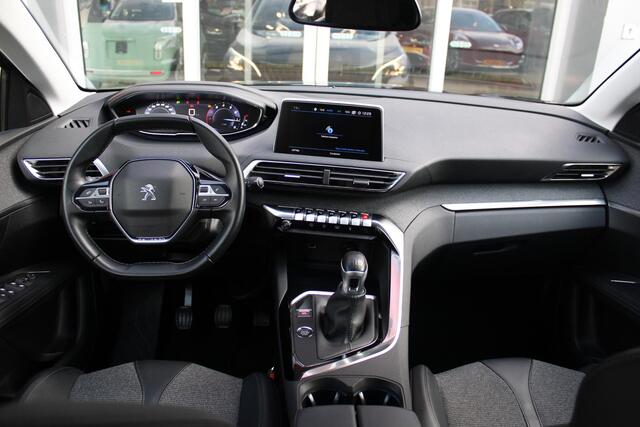 Peugeot 3008 1.2 130PK BLUE LEASE PREMIUM | 19" LICHTMETALEN VELGEN | ELEKTRISCH BEDIENBARE ACHTERKLEP | APPLE CARPLAY/ANDROID AUTO | NAVIGATIE | CLIMATE CONTROL | DAB+ RADIO | DRAADLOZE TELEFFONLADER | ACHTERUITRIJ CAMERA | PARKEERSENSOREN VOOR EN ACHTER | ADAPTIVE C