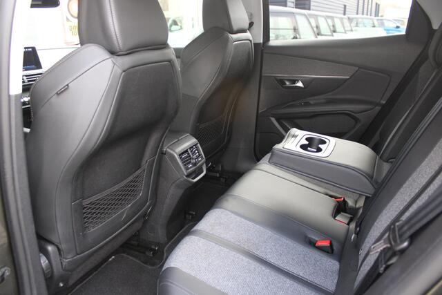 Peugeot 3008 1.2 130PK BLUE LEASE PREMIUM | 19" LICHTMETALEN VELGEN | ELEKTRISCH BEDIENBARE ACHTERKLEP | APPLE CARPLAY/ANDROID AUTO | NAVIGATIE | CLIMATE CONTROL | DAB+ RADIO | DRAADLOZE TELEFFONLADER | ACHTERUITRIJ CAMERA | PARKEERSENSOREN VOOR EN ACHTER | ADAPTIVE C