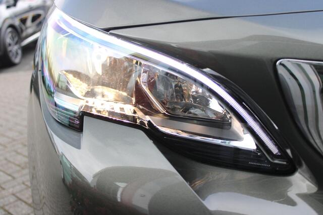 Peugeot 3008 1.2 130PK BLUE LEASE PREMIUM | 19" LICHTMETALEN VELGEN | ELEKTRISCH BEDIENBARE ACHTERKLEP | APPLE CARPLAY/ANDROID AUTO | NAVIGATIE | CLIMATE CONTROL | DAB+ RADIO | DRAADLOZE TELEFFONLADER | ACHTERUITRIJ CAMERA | PARKEERSENSOREN VOOR EN ACHTER | ADAPTIVE C