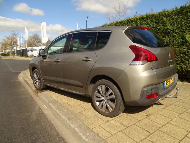 Peugeot 3008 1.2 PURETECH ALLURE 131 Pk-Navi-Clima-Cruise-Pdc-Blth-