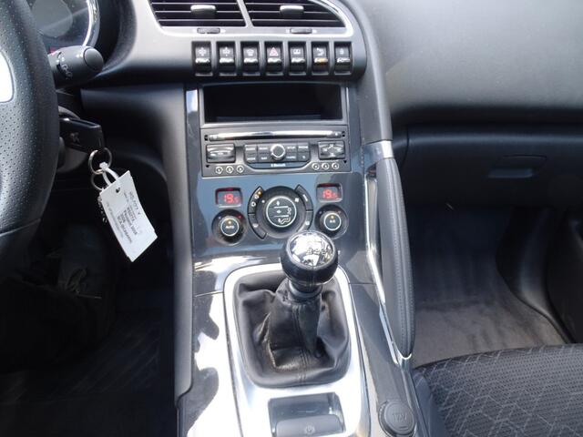 Peugeot 3008 1.2 PURETECH ALLURE 131 Pk-Navi-Clima-Cruise-Pdc-Blth-