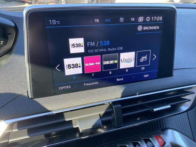 Peugeot 3008 1.2T Automaat Blue Lease Executive | Zeer nette staat | Achteruitrijcamera | Navigatie | Apple Carplay | Climate Control | PDC voor & achter