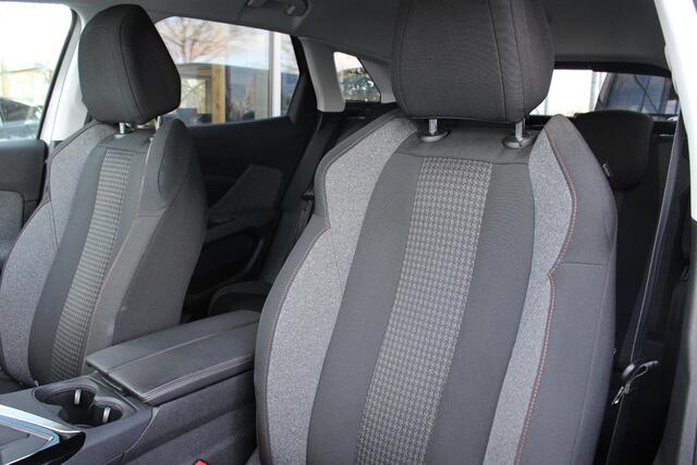 Peugeot 3008 1.2 PureTech Blue Lease Executive | Distributieriem Vervangen! | Navigatie | Climate Control | Cruise Control | Parkeersensoren | Lichtmetalen Velgen |