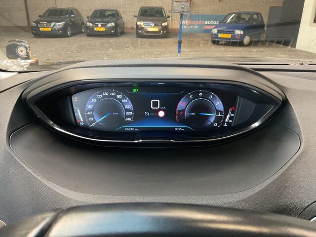 Peugeot 3008 1.2 PureTech Allure NL AUTO | CARPLAY | TREKHAAK | LAGE KM!