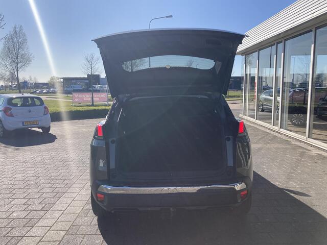 Peugeot 3008 1.2 PureTech Allure | Cruise control | navigatie | Dakrails | Camera | Lichtmetalen velgen | Climate control | Trekhaak