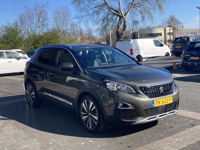 Peugeot 3008 1.2 PureTech Allure | Cruise control | navigatie | Dakrails | Camera | Lichtmetalen velgen | Climate control | Trekhaak