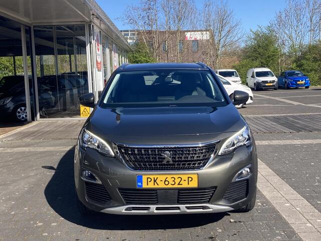 Peugeot 3008 1.2 PureTech Allure | Cruise control | navigatie | Dakrails | Camera | Lichtmetalen velgen | Climate control | Trekhaak