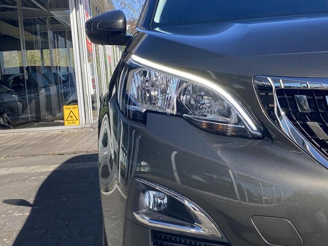 Peugeot 3008 1.2 PureTech Allure | Cruise control | navigatie | Dakrails | Camera | Lichtmetalen velgen | Climate control | Trekhaak