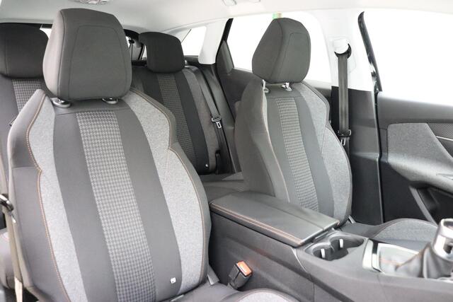 Peugeot 3008 1.2 PureTech Blue Lease Executive 130pk | Navigatie | Climate Control | Trekhaak | Cruise Control | Camera | Lichtmetalen Velgen | Parkeersensoren
