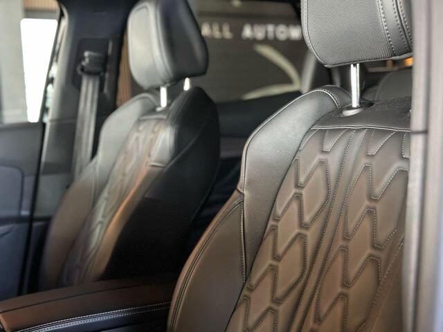 Peugeot 3008 1.6 HYbrid4 300 GT | Black Pack | Pano | Massage | Denon