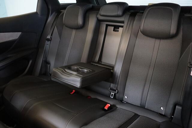 Peugeot 3008 1.6 HYbrid 225 GT | NAVI | CAMERA + PDC | SCHUIF/KANTELDAK | ADAP CRUISE | LANE-ASSIST |