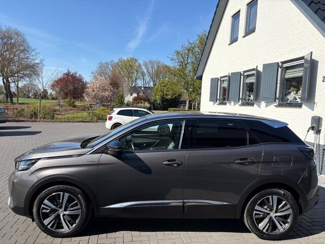 Peugeot 3008 1.6 HYbrid 225 Allure Pack Business