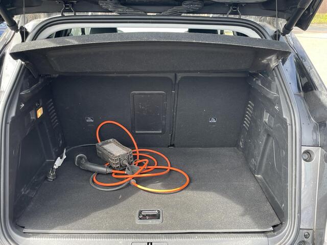 Peugeot 3008 1.6 HYbrid 225 Allure VAN ¤25.900,- VOOR ¤23.877,- UW LENTEVOORDEEL ¤2.023,- | TREKHAAK AFNEEMBAAR | LEDER