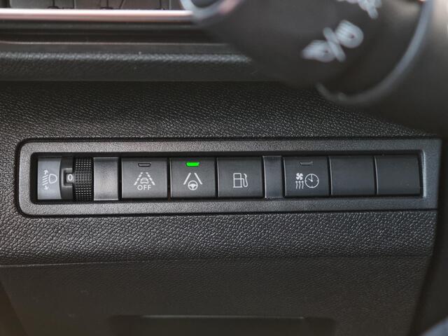 Peugeot 3008 1.6 HYbrid4 300PK Allure AWD Plug-in Automaat Nieuw Model / Groot Scherm Navigatie / Standkachel / Android Auto & Apple Carplay / Elektrische actieradius WLTP 55km / Cruise Control Adaptief / Lane assist / Climate Control / Camera / Stoelverwarming / Park
