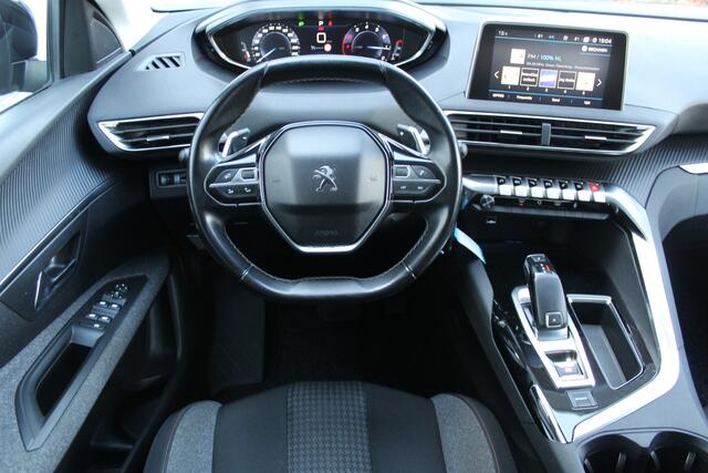 Peugeot 3008 1.2 PureTech Allure | Incl. 12 maanden Garantie | Cruise controle | Navigatie | Parkeersensoren V+A | Afneembare trekhaak | Apple CarPlay/Android Auto | Draadloze telefoonlader | Digital cockpit | Climate controle |