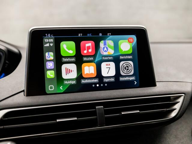 Peugeot 3008 1.2 PureTech Sport Automaat (APPLE CARPLAY, GROOT NAVI, VIRTUAL COCKPIT, 360 CAMERA, TREKHAAK, LEDER, SPORTSTOELEN, GETINT GLAS, CRUISE, NIEUWSTAAT)