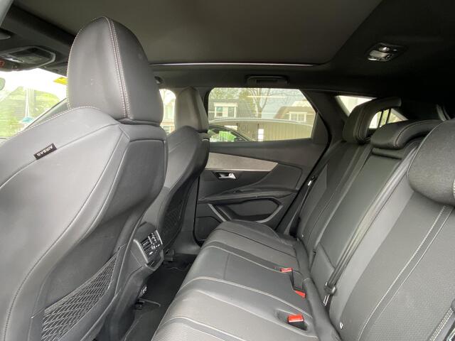 Peugeot 3008 1.6 HYbrid 225 GT | Schuif-/kanteldak | Achteruitrijcamera | Navigatie | Dodehoek detectie | Adaptieve Cruise Control |