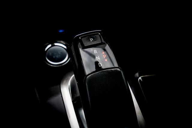 Peugeot 3008 1.2 131 PK PureTech Allure I AUTOMAAT 3D-I-Cockpit RIJKLAAR INCL GARANTIE. | DB- Riem Vervangen | Panoramadak | Navigatie | PDC V/A | Clima | CR CONTR |