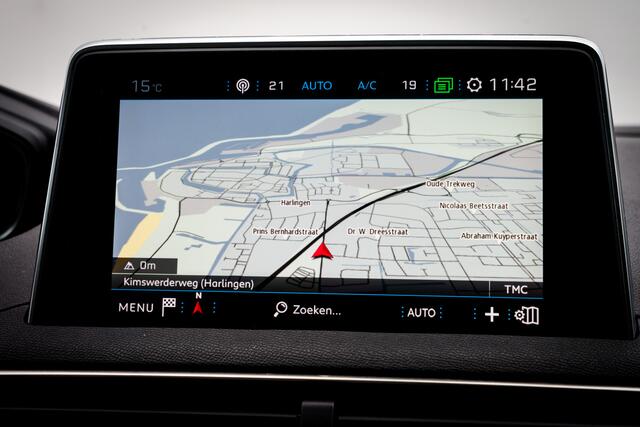 Peugeot 3008 1.2 131 PK PureTech Allure I AUTOMAAT 3D-I-Cockpit RIJKLAAR INCL GARANTIE. | DB- Riem Vervangen | Panoramadak | Navigatie | PDC V/A | Clima | CR CONTR |