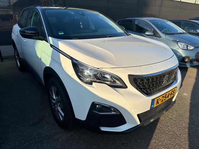 Peugeot 3008 1.2 PureTech Allure Nw motor IZGST !!
