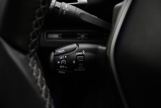 Peugeot 3008 1.2 PureTech Allure | Cruise control | navigatie | Dakrails | Camera | Lichtmetalen velgen | Climate control