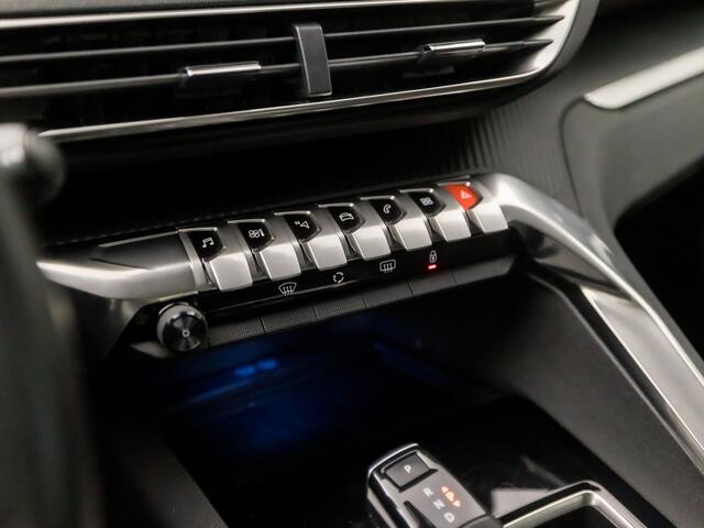 Peugeot 3008 1.2 PureTech Sport Automaat (APPLE CARPLAY, GROOT NAVI, VIRTUAL COCKPIT, PARKEERSENSOREN, SPORTSTOELEN, TREKHAAK, LANE ASSIST, CRUISE, NIEUWSTAAT)