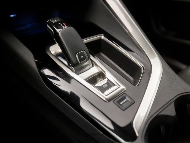 Peugeot 3008 1.2 PureTech Sport Automaat (APPLE CARPLAY, GROOT NAVI, VIRTUAL COCKPIT, PARKEERSENSOREN, SPORTSTOELEN, TREKHAAK, LANE ASSIST, CRUISE, NIEUWSTAAT)