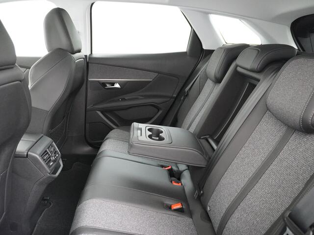 Peugeot 3008 T131PK Blue Premium Apple Carplay Android Auto 360°Camera Lmv 19" Cruise Control Navi Ecc Pdc Dab Regen-Lichtsensor Keyless Led Privacy Glas Visio park 1 Draadloze telefoonlader Rijstrooksensor Verkeersbord detectie Pack City Origineel Nederlandse Auto