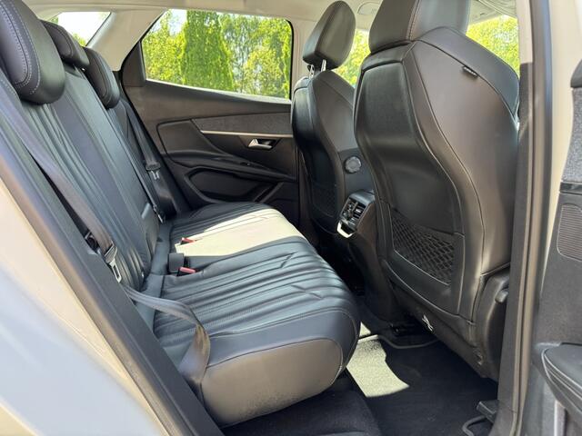 Peugeot 3008 1.2 PureTech Allure Automaat | Trekhaak | Volledig lederen bekleding | Elektrische achterklep | Camera |