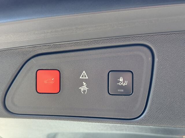 Peugeot 3008 1.2 PureTech Allure Automaat | Trekhaak | Volledig lederen bekleding | Elektrische achterklep | Camera |