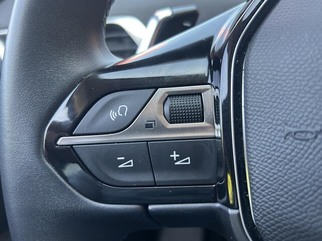 Peugeot 3008 1.6 HYbrid 225 Allure // NAVI + CARPLAY // CRUISE // CLIMA // CAMERA // PDC V+A