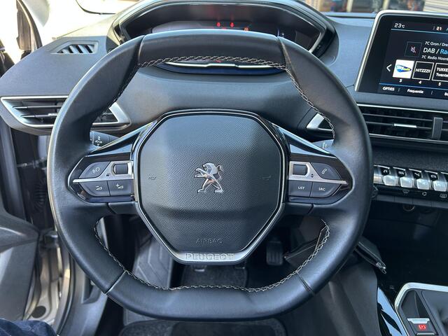 Peugeot 3008 1.2 Turbo 130PK Allure | Trekhaak 1400KG | All Season banden | Navigatie | Cruise Control | Climate Control | Parkeercamera | Half lederen bekleding.