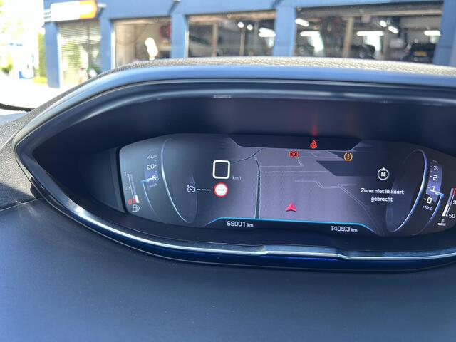 Peugeot 3008 1.2 Turbo 130PK Allure | Trekhaak 1400KG | All Season banden | Navigatie | Cruise Control | Climate Control | Parkeercamera | Half lederen bekleding.