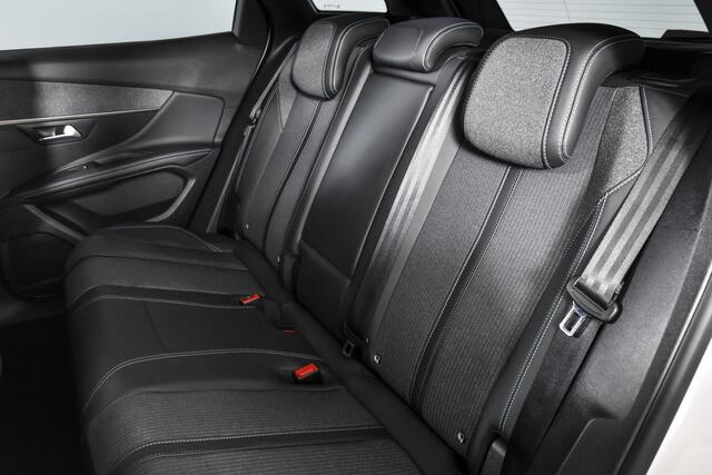 Peugeot 3008 1.6 HYbrid 225 PK GT - Automaat | Dig. Cockpit | Adapt. Cruise | PDC | Camera | NAV + App. Connect | ECC | Elek. Klep | LM 18" | Afn. Trekhaak |