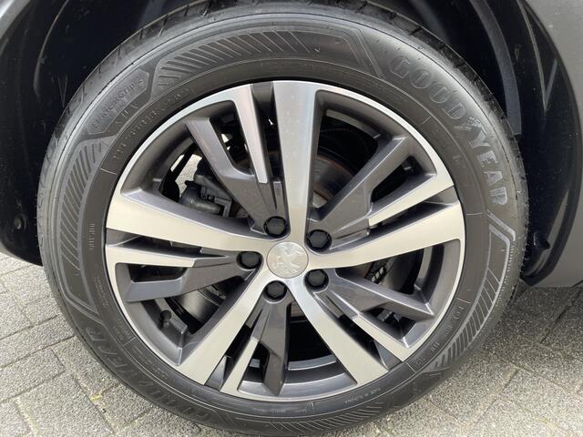 Peugeot 3008 225pk HYbrid Allure Pack Business (Camera- Keyless Entry - LED - Automatische Airco - Apple Carplay - Navigatie - 18")