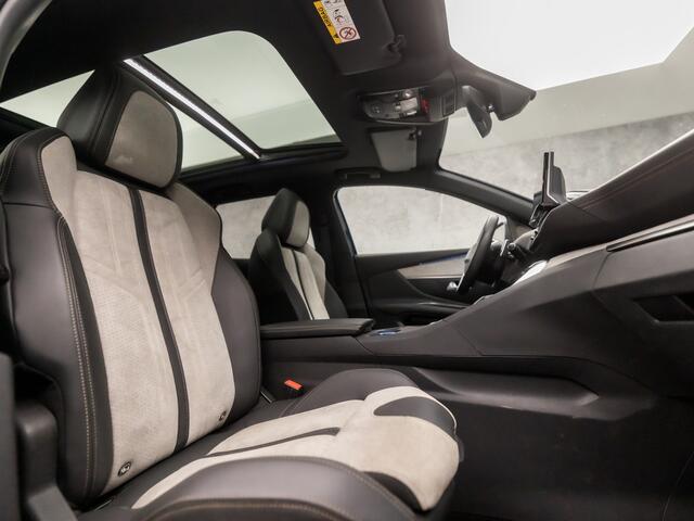 Peugeot 3008 1.6 HYbrid 225 Allure 225Pk Automaat (PANORAMADAK, APPLE CARPLAY, MEMORY SEATS, LEDER, STOELVERWARMING, ADAPTIVE CRUISE, FOCAL AUDIO, TREKHAAK, GETINT GLAS, ELEK ACHTERKLEP, NIEUWSTAAT)