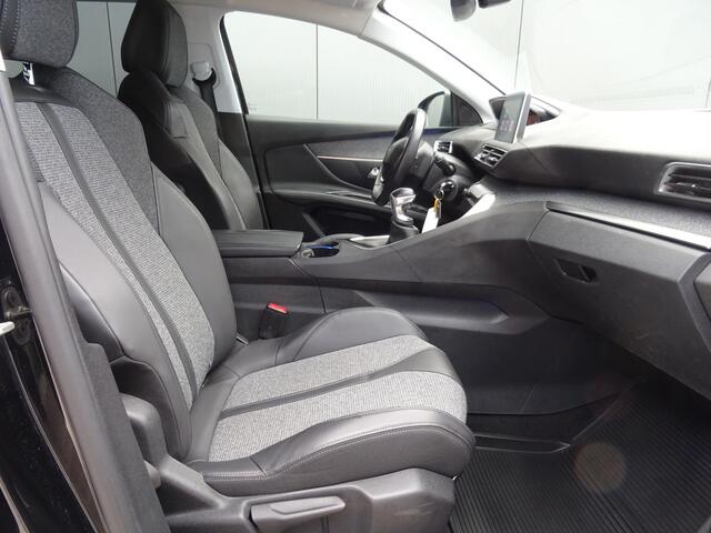 Peugeot 3008 1.2 PureTech Allure * CARPAY * 19 INCH !!