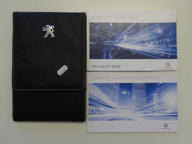Peugeot 3008 1.2 PureTech Allure * CARPAY * 19 INCH !!