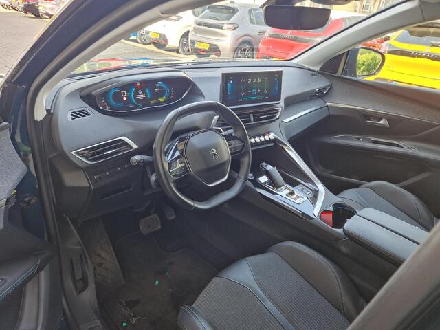 Peugeot 3008 1.6 HYbrid 225 Allure Pack Business | Achteruitrijcamera | Parkeersensoren V+A | Climate & Cruise control | Navigatie
