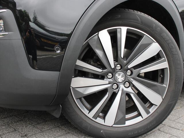 Peugeot 3008 GT Line 1.6 PureTech 180PK EAT8 Automaat Navigatie, Keyless, Achteruitrijcamera, Panoramadak, Elektrische Kofferbak