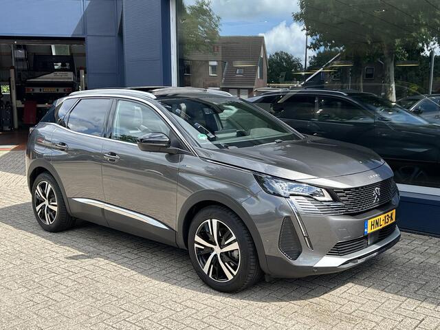 Peugeot 3008 1.6 HYbrid 225 GT | Slechts 13800 KM Gereden | Automaat | Panorama Schuif-/Kanteldak | All Season banden | Afneembare Trekhaak 13 polig 1250KG | Navigatie | Camera | Adaptieve Cruise Control | Hoge Zitpositie | Climate Control | LED Verlichting | Keyless 