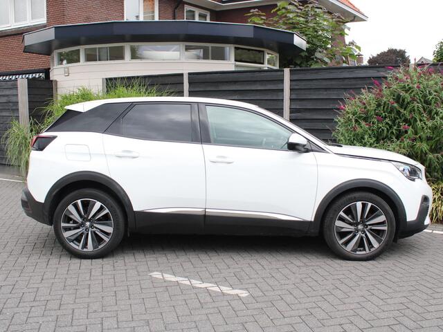 Peugeot 3008 Allure 1.2 PureTech 130PK Trekhaak, AppleCarPlay/AndroidAuto Navigatie, Lichtmetalen velgen, Parkeerhulp voor & achter
